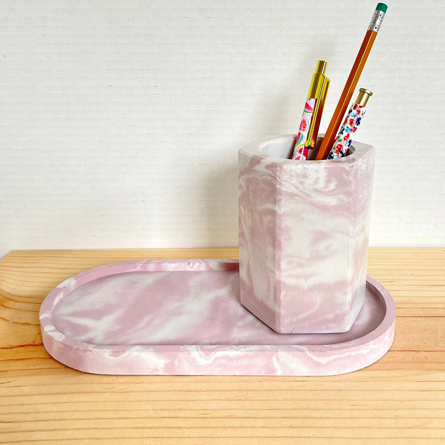 Concrete holder in marbled pink. Love Nene concrete pencil holder, pen holder, office organizer, etc.
