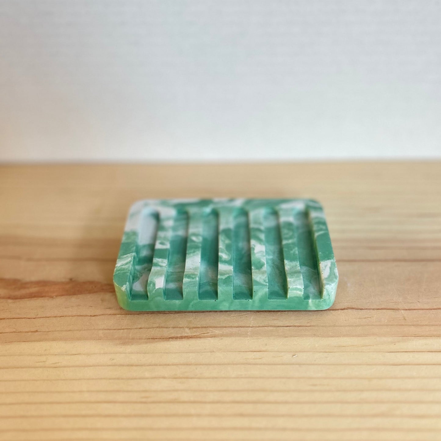 Concrete Soap Dish with Angled Drainage in marbled green. Sponge holders and soap dishes by Love Nene.