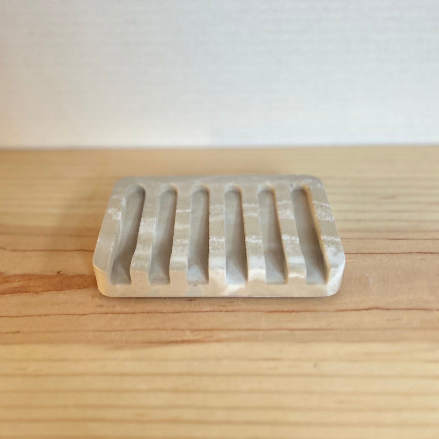 Concrete Soap Dish with Angled Drainage in marbled tan. Sponge holders and soap dishes by Love Nene.