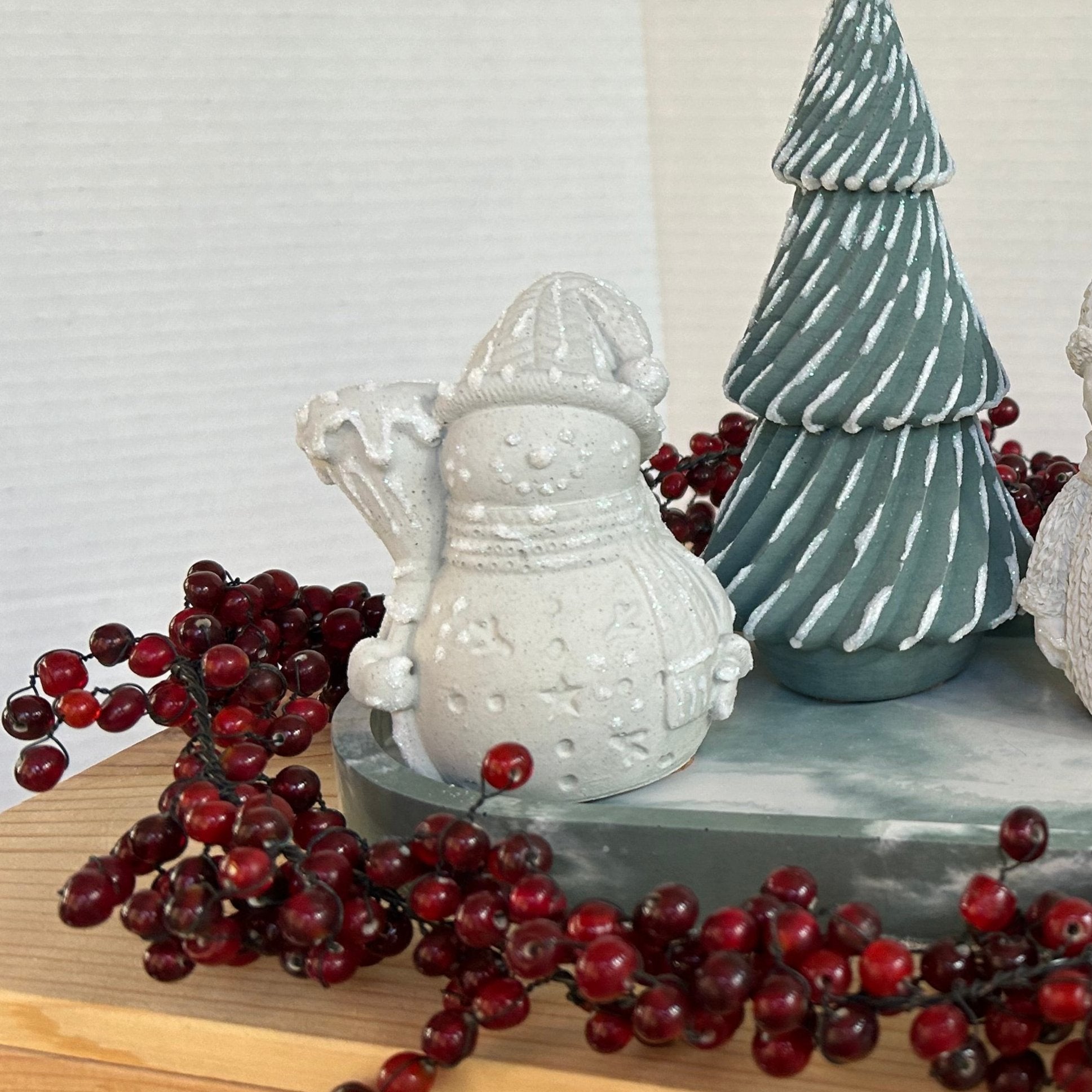 Cement Frosty Snowman in cream. Love Nene Concrete Snowmen & Christmas decor. 