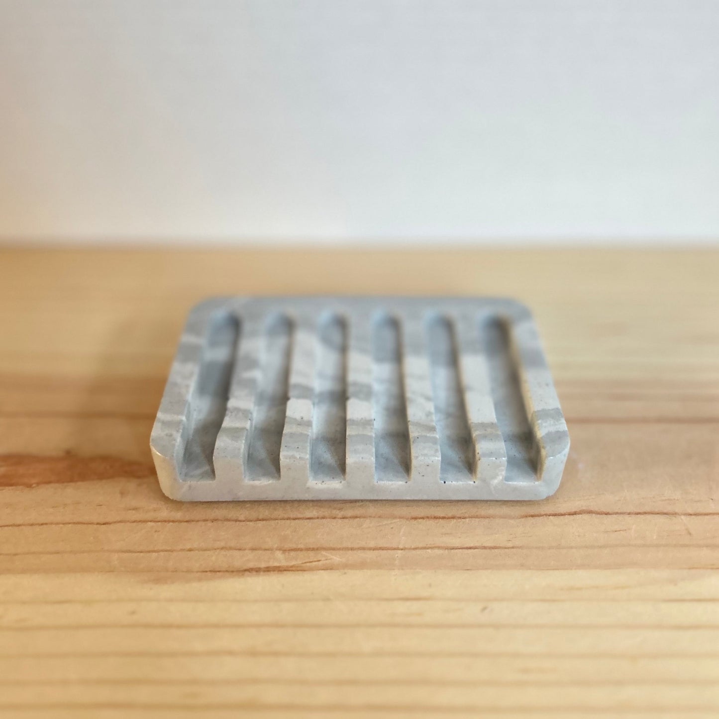 Concrete Soap Dish with Angled Drainage in marbled grey. Sponge holders and soap dishes by Love Nene. 