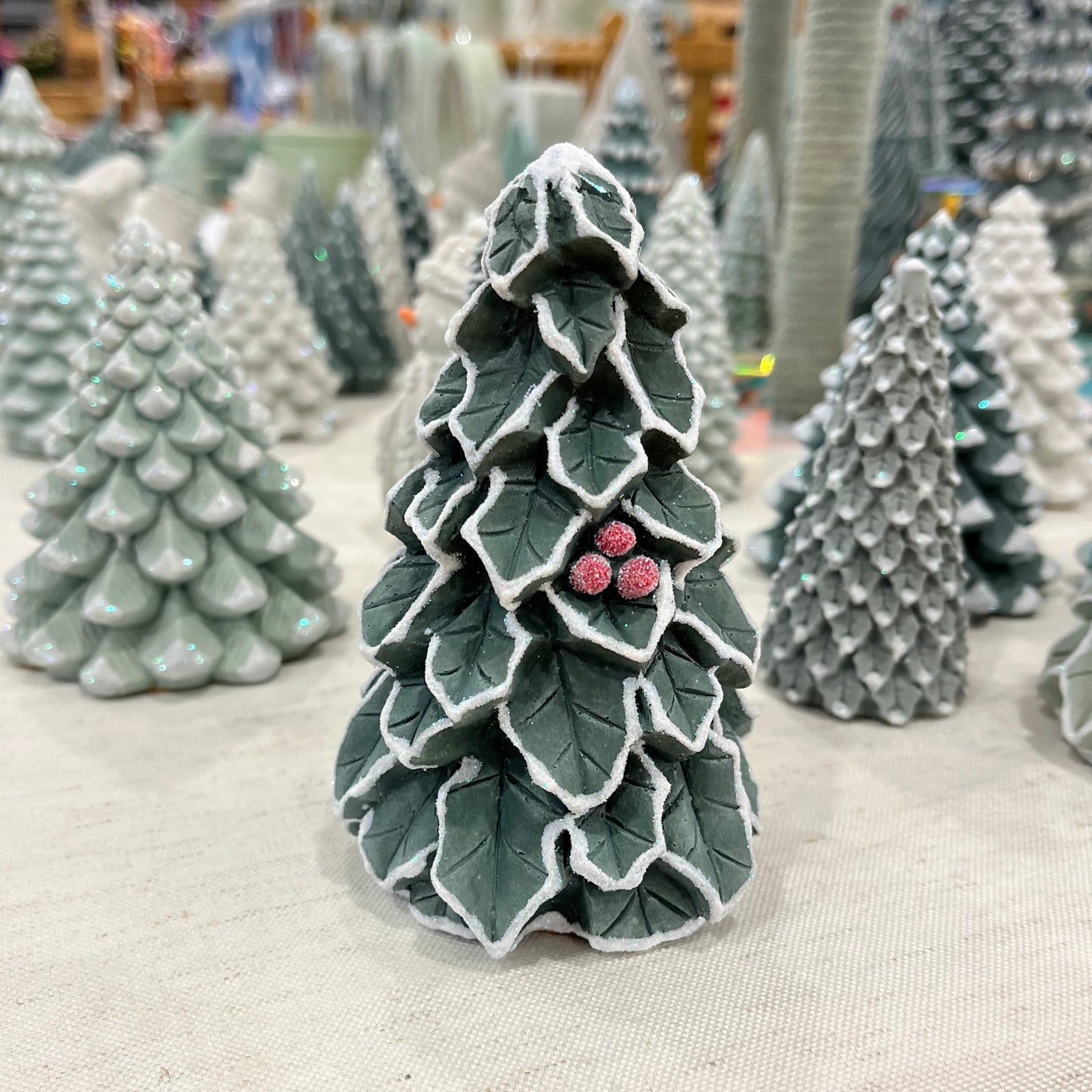 Love Nene Holly Berry Cement Christmas Tree
